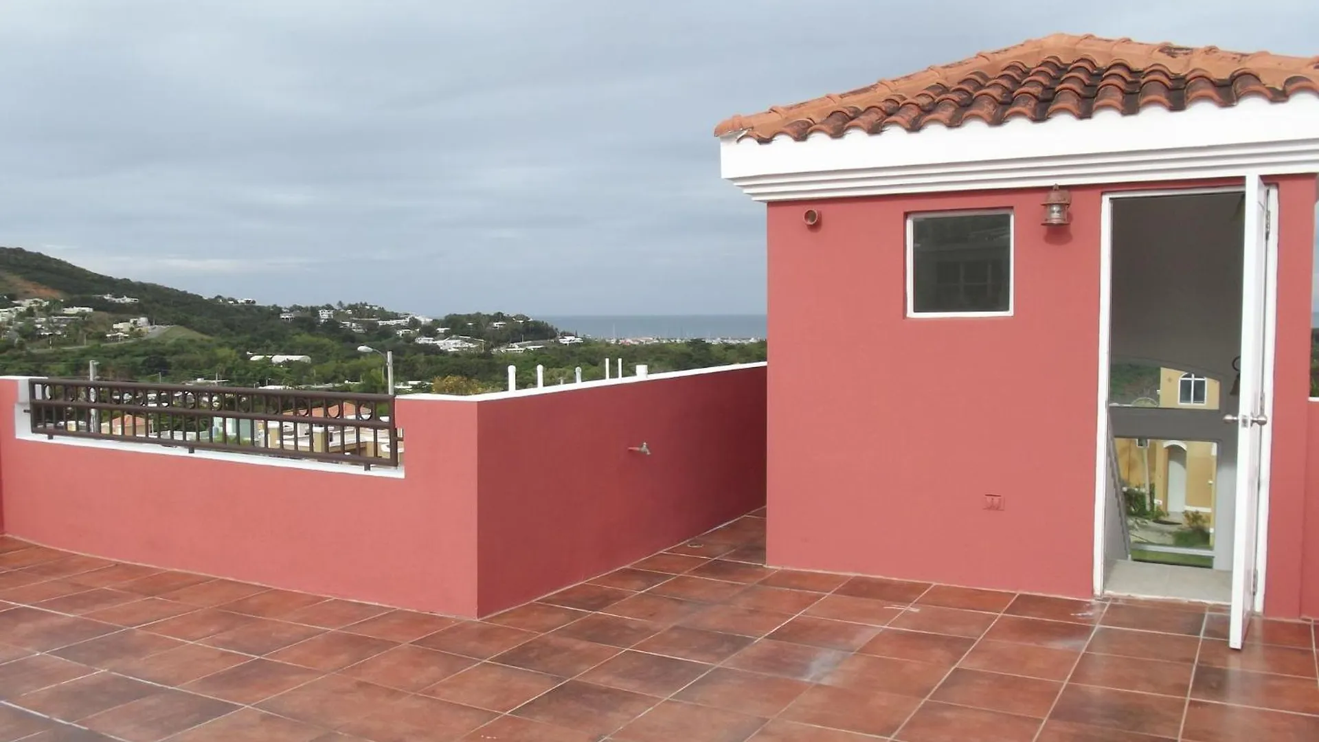 Beautiful Home At The Hill With Private Pool Ceiba Casa de Férias